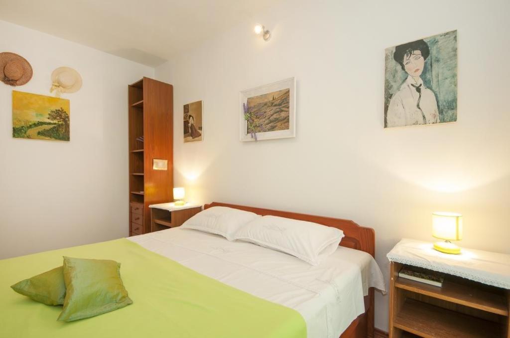 Apartments Kalajzic 푸치스차 객실 사진