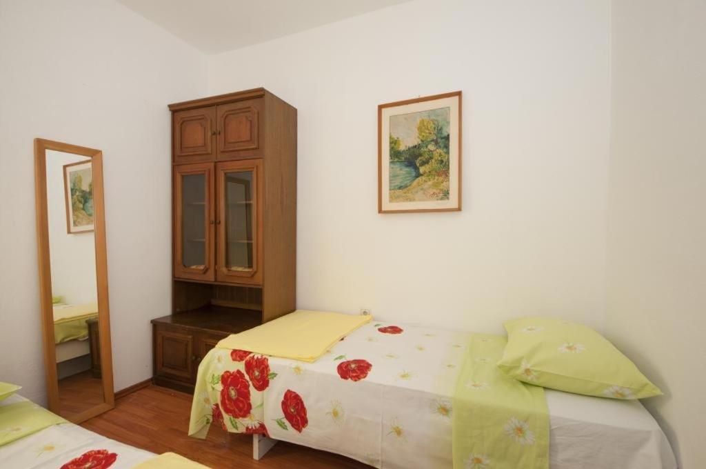 Apartments Kalajzic 푸치스차 객실 사진