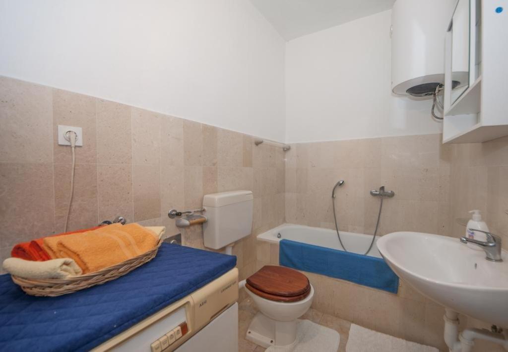 Apartments Kalajzic 푸치스차 객실 사진